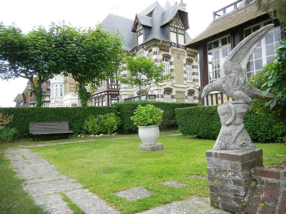 Ferienwohnung Les Embruns - Le Balcon - 2Eme Etage Deauville Exterior foto